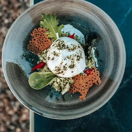 Le Coq Hardi Szálloda *