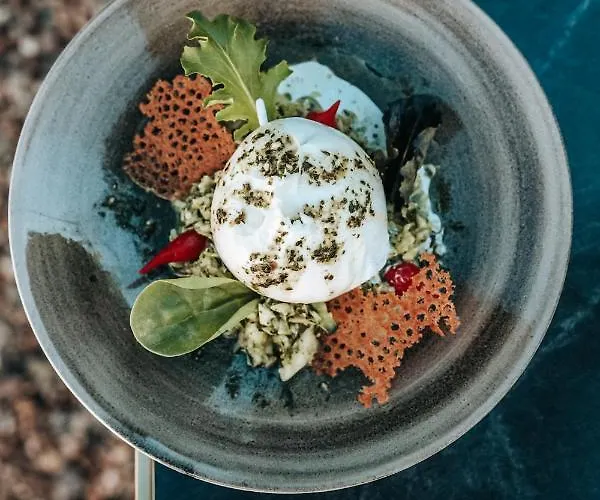 Le Coq Hardi Hotel *